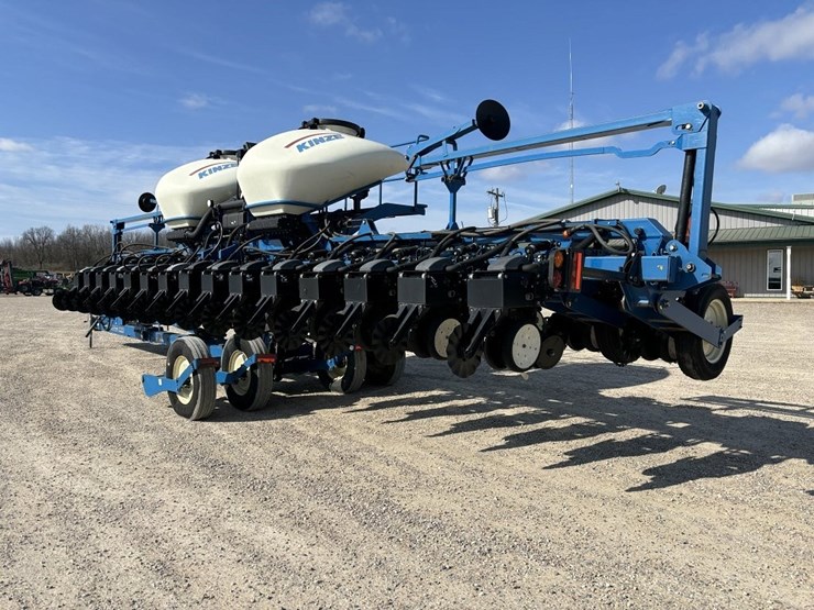 2010-kinze-3660-image-2