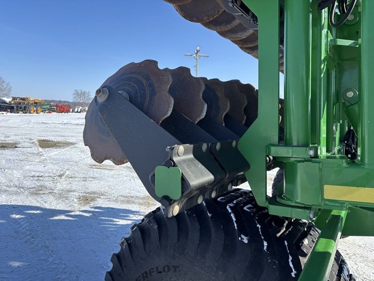 2024-john-deere-2680h-image-22