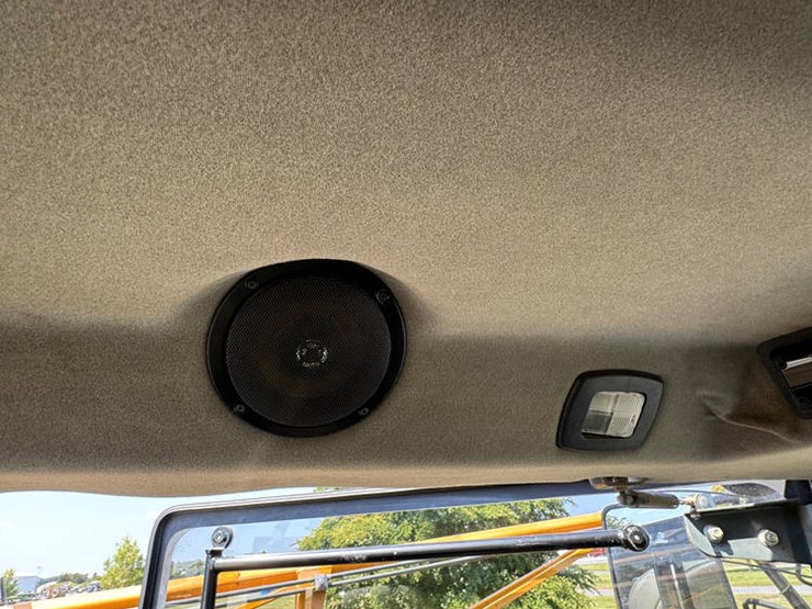 hagie-sts10-image-53