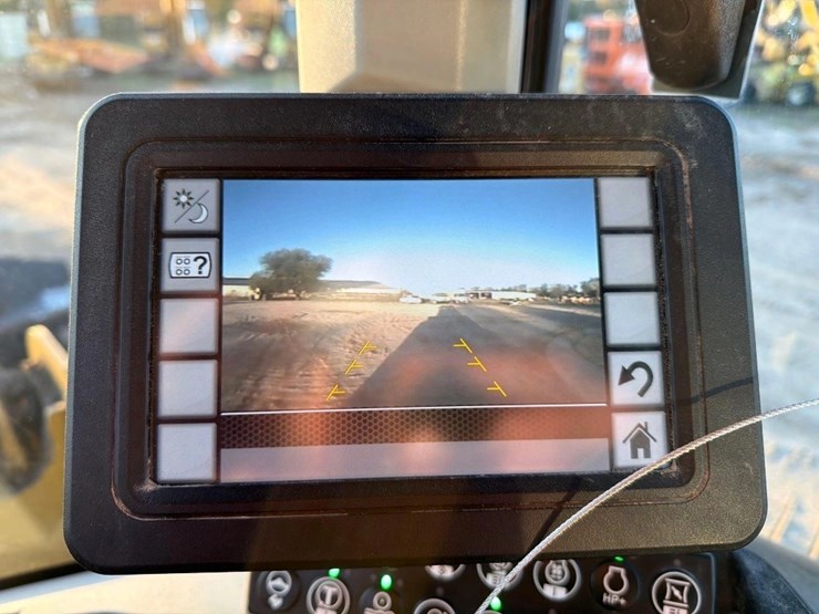 2018-caterpillar-938-image-24