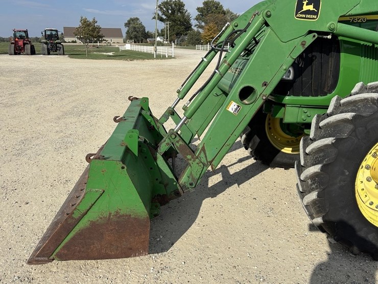 john-deere-7320-image-6
