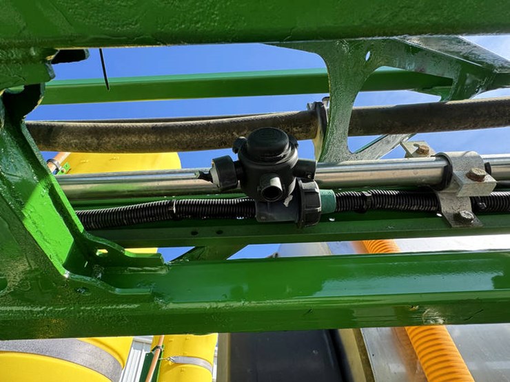 2018-john-deere-r4038-image-35