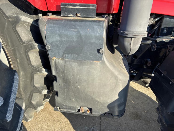 case-ih-magnum-305-image-19