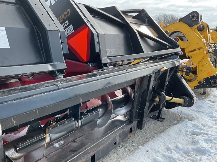 2015-harvestech-12-row-folding-corn-head-image-19