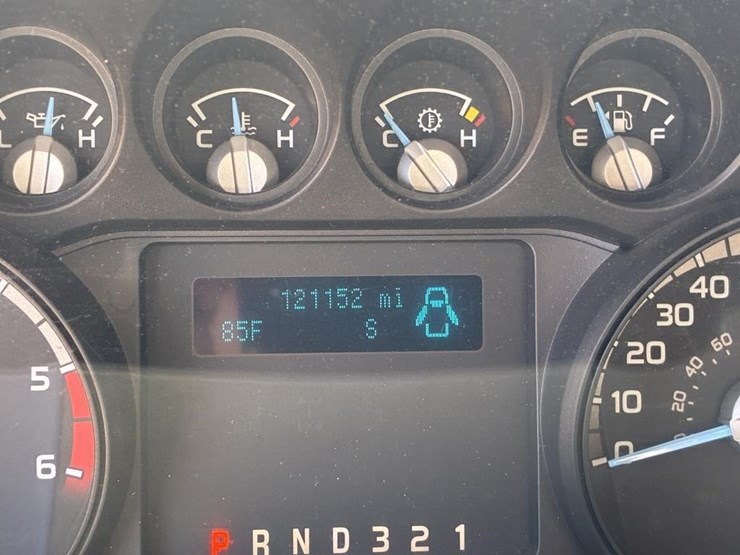 2015-ford-f550-xlt-image-18