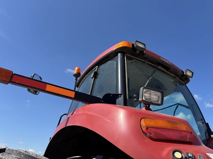 case-ih-magnum-210-cvt-image-26