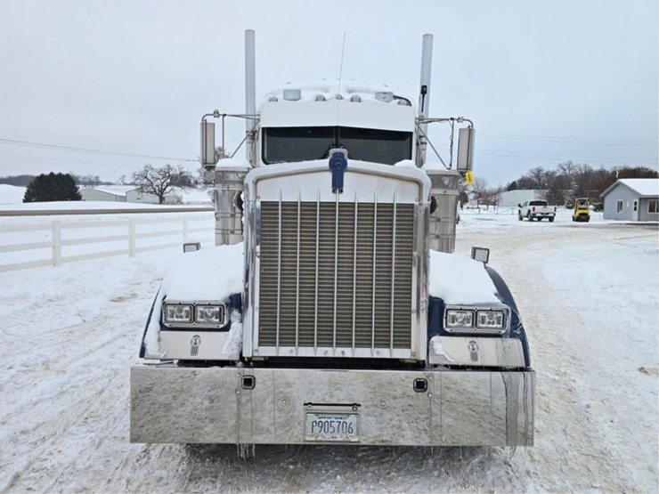 kenworth-w900-image-13