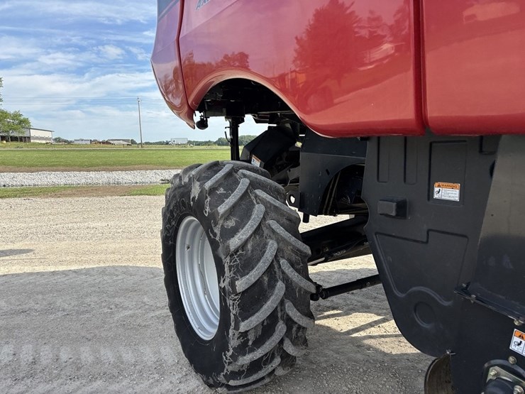 case-ih-7010-image-15