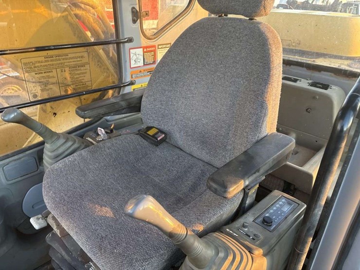 deere-200-lc-image-20