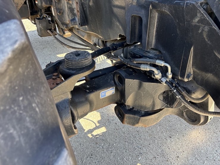 case-ih-magnum-210-cvt-image-11