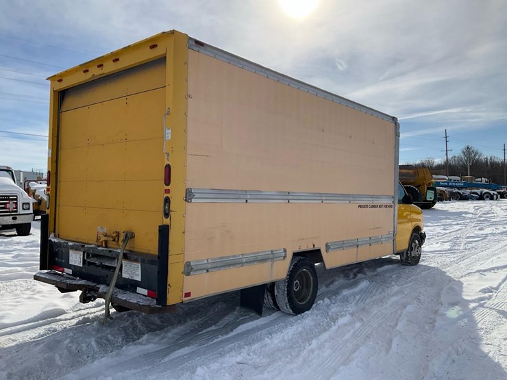 2009-chevrolet-express-3500-image-5