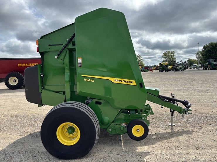 2024-john-deere-561m-image-6
