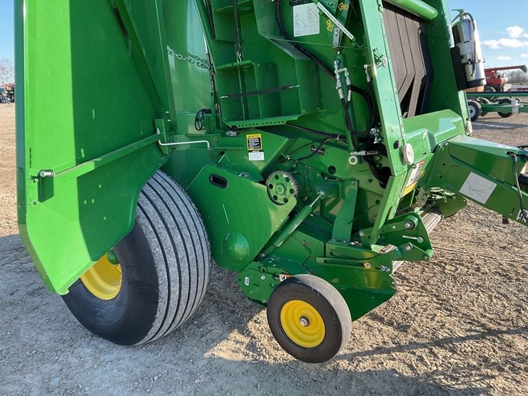 john-deere-560m-image-18