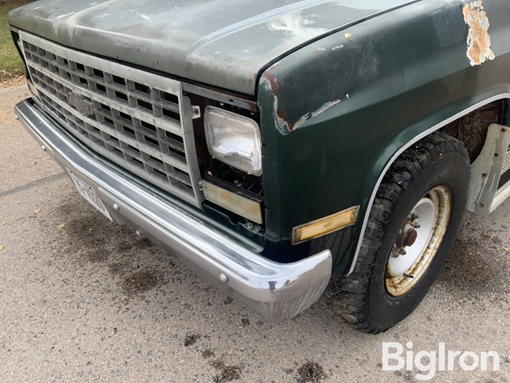 chevrolet-suburban-image-11