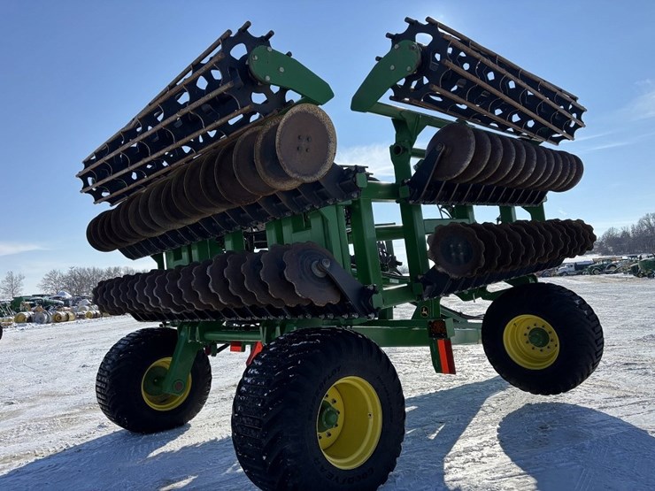 2024-john-deere-2680h-image-5