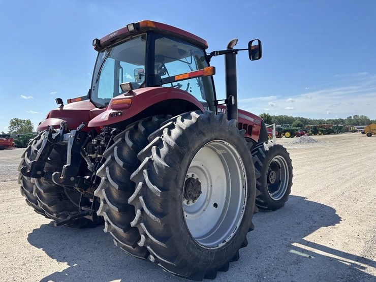 case-ih-magnum-210-cvt-image-5