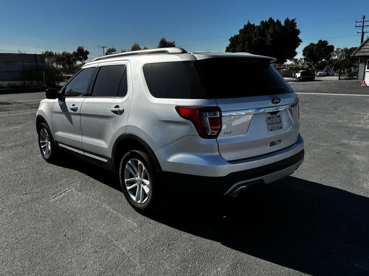 ford-explorer-image-4