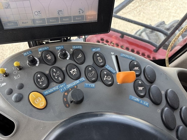 case-ih-7010-image-42