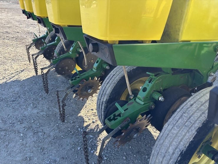 1997-john-deere-1770-image-40