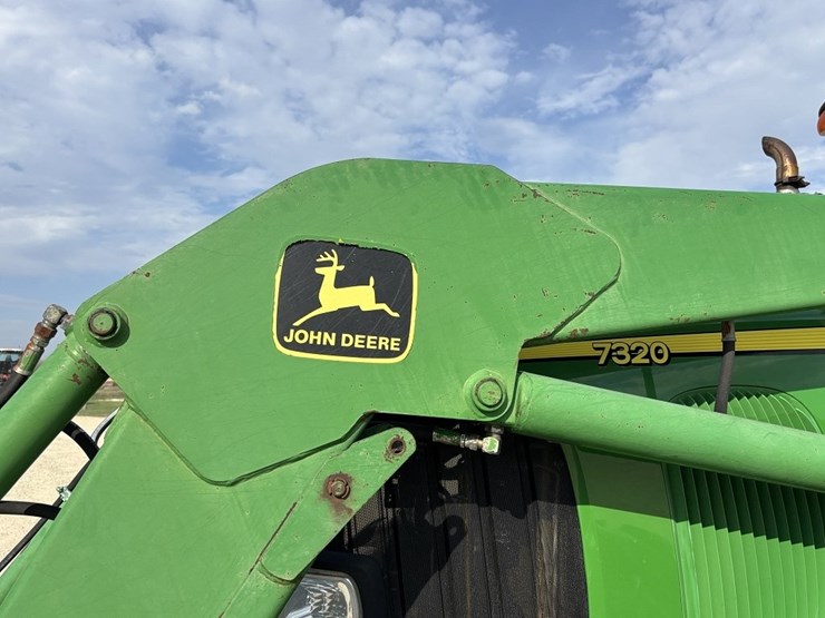 john-deere-7320-image-9