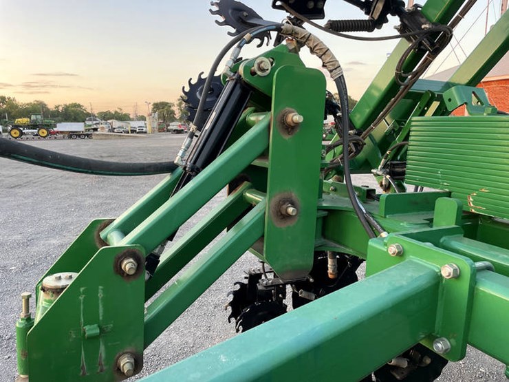 great-plains-np2330-image-13