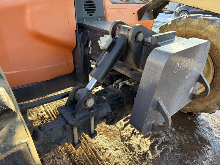 2012-jlg-g6-42a-image-11