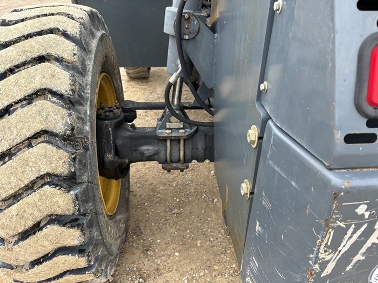 2005-john-deere-1790-image-22