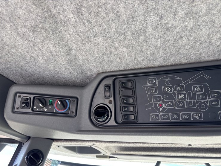 gleaner-r75-image-60