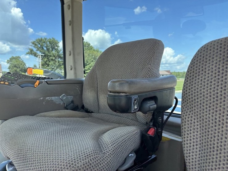 john-deere-7215r-image-38