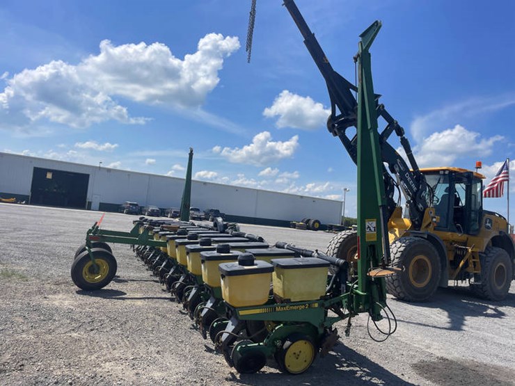 john-deere-7300-image-13