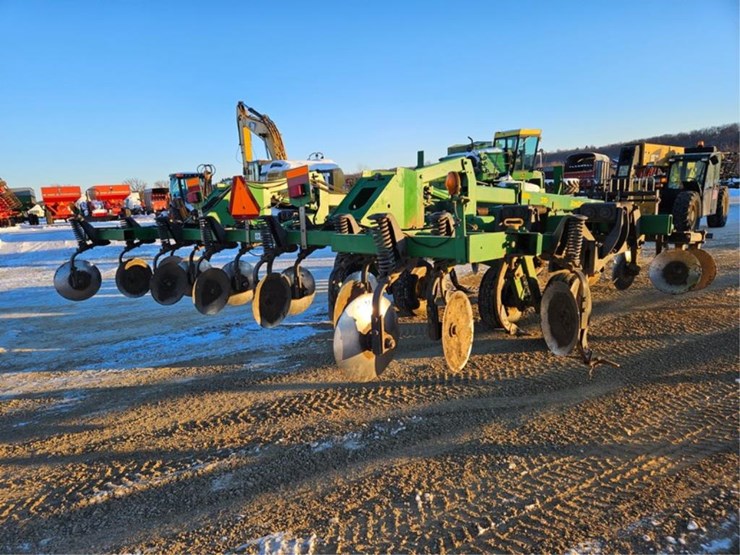 john-deere-2700-image-5