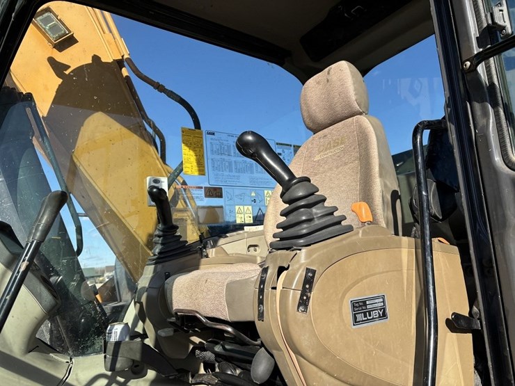 2014-case-cx130-image-30