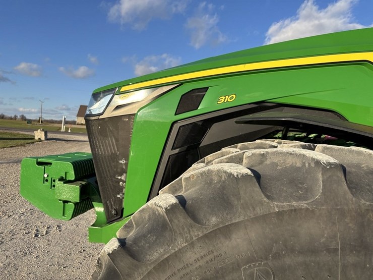 john-deere-8r-310-image-32