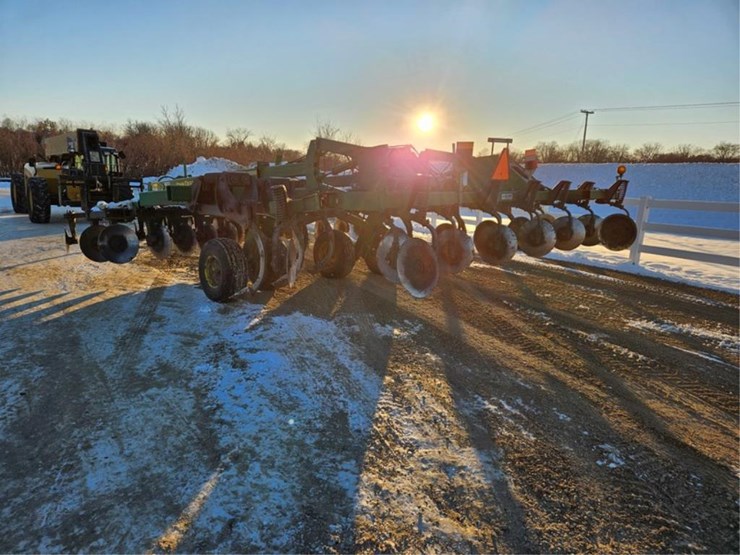 john-deere-2700-image-3