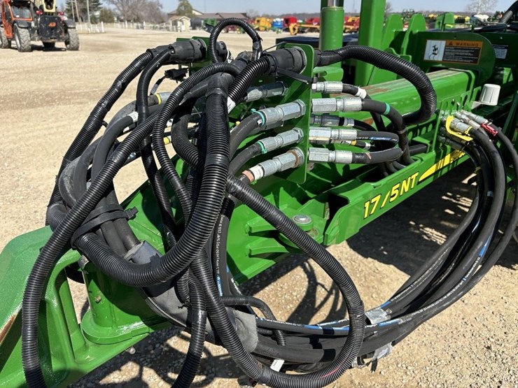 2017-john-deere-1775nt-image-64