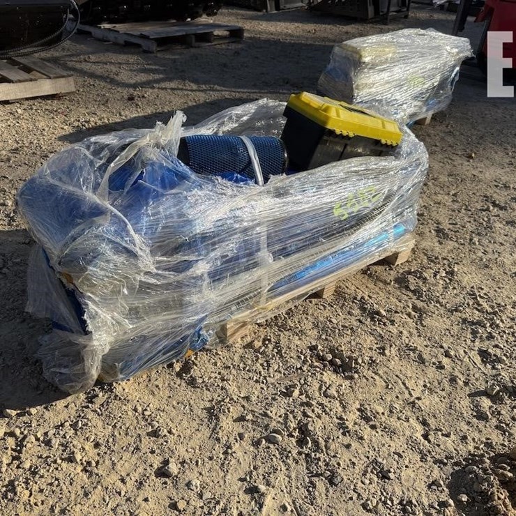 SILENT TYPE HYDRAULIC BREAKER