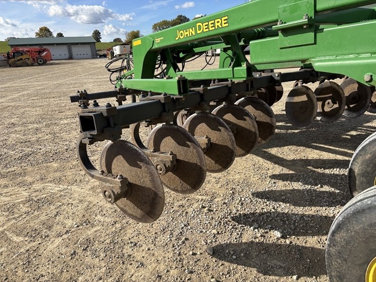 john-deere-2700-image-33