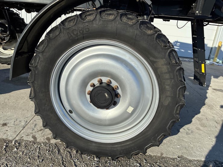 case-ih-patriot-3340-image-47