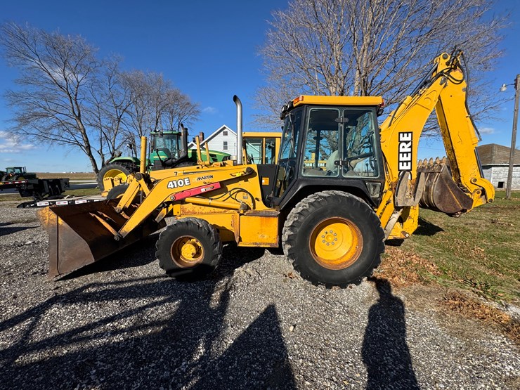 john-deere-410-image-3