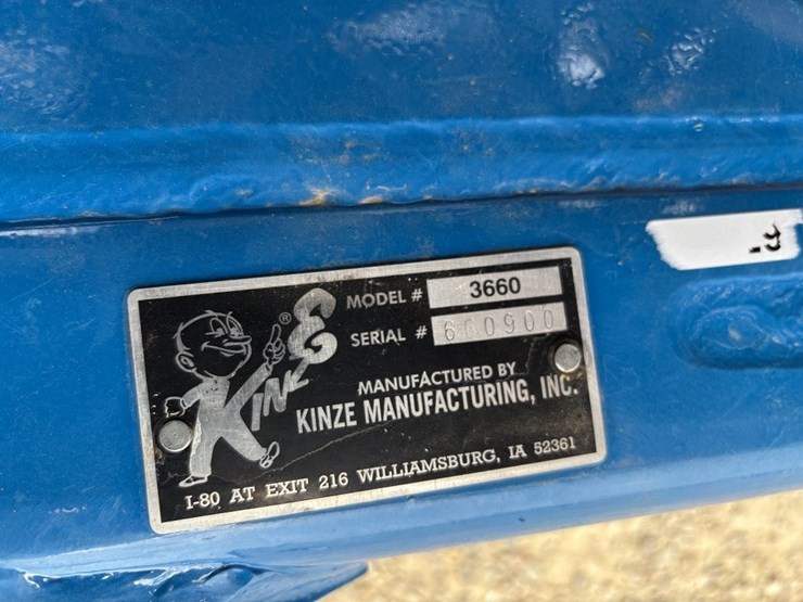 2012-kinze-3660-image-69