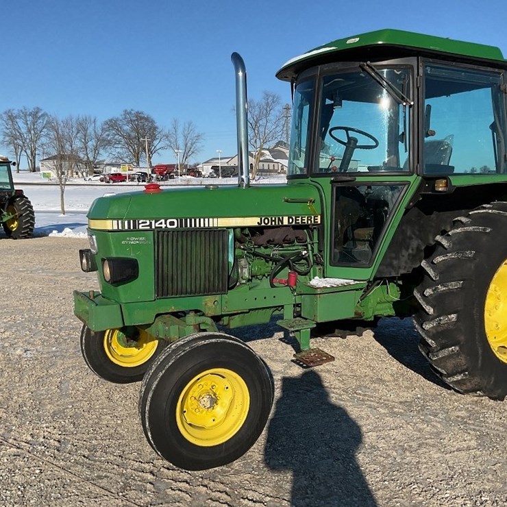 JOHN DEERE 2140