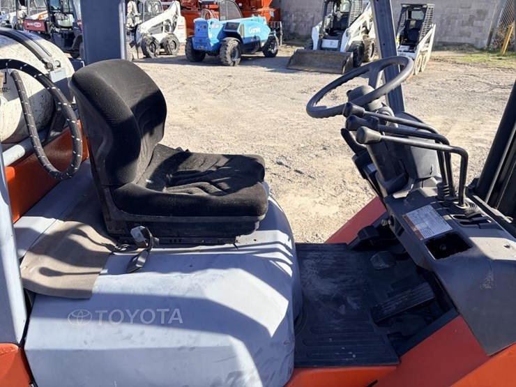 2005-toyota-2fgcu20-forklift-truck-image-13