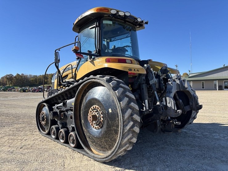 challenger-765e-track-tractor-image-3