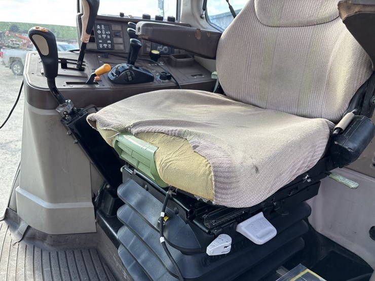 john-deere-7320-image-48