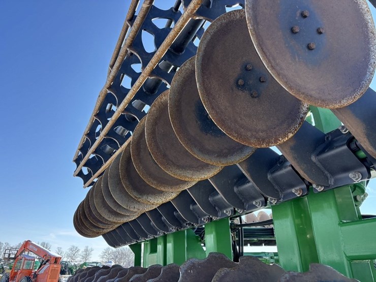 2024-john-deere-2680h-image-25