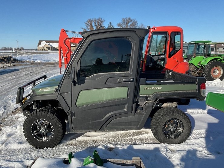 john-deere-gator-image-6