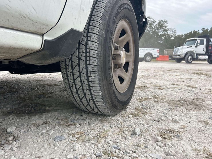 2017-chevrolet-silverado-1500-image-28