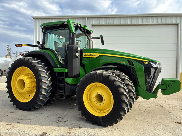 john-deere-8r-370-image-1