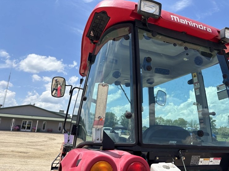 mahindra-2555-image-23