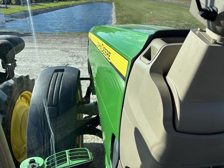 john-deere-8285r-image-42